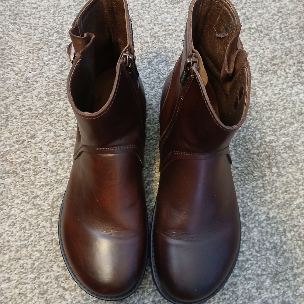 Womens Birkenstock Boots Sz 39 (8.5)